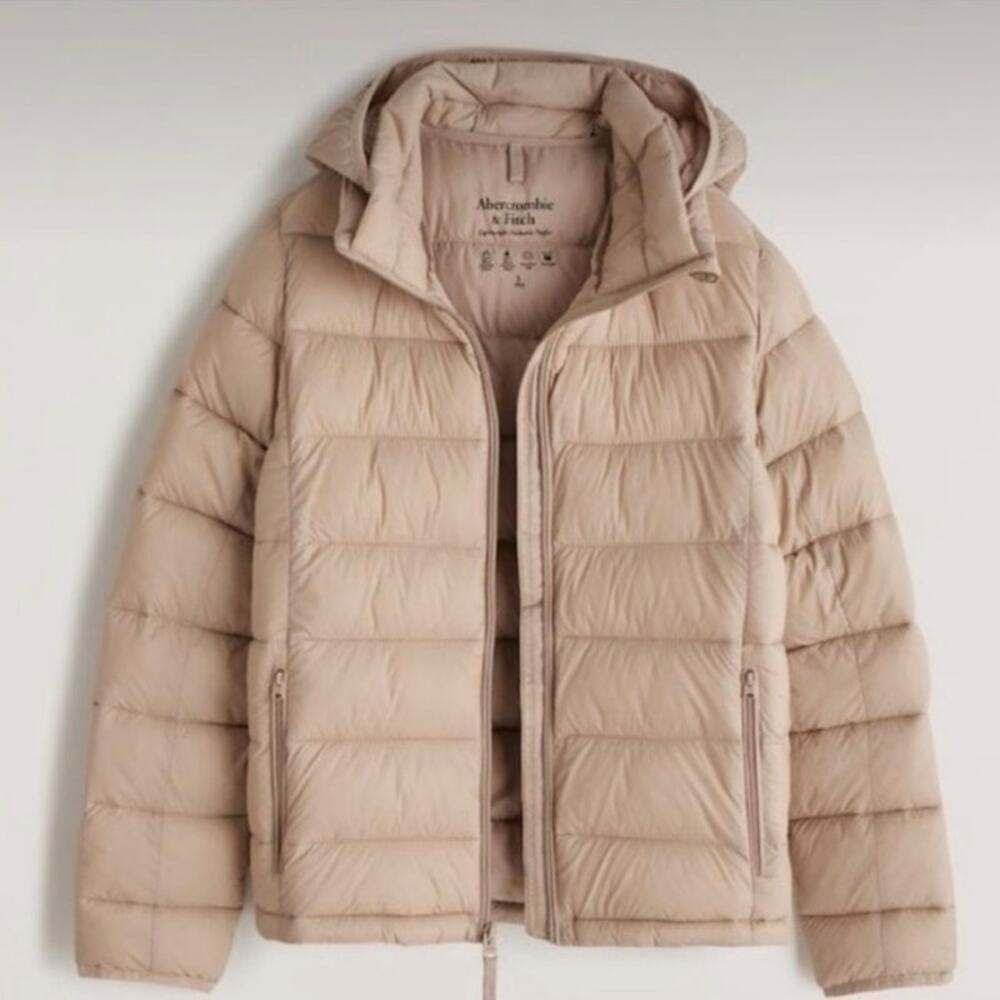 Abercrombie and fitch Lightweight Packable Puffer in tan size small
